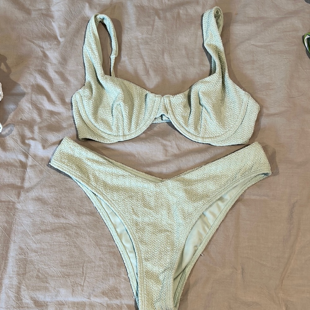 Abercrombie bathing suit size small top and bottom